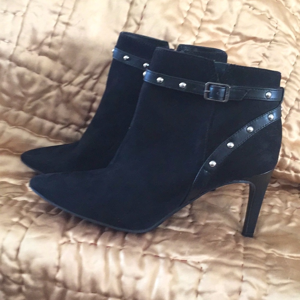 NWOT Sam & Libby Black Ankle Booties